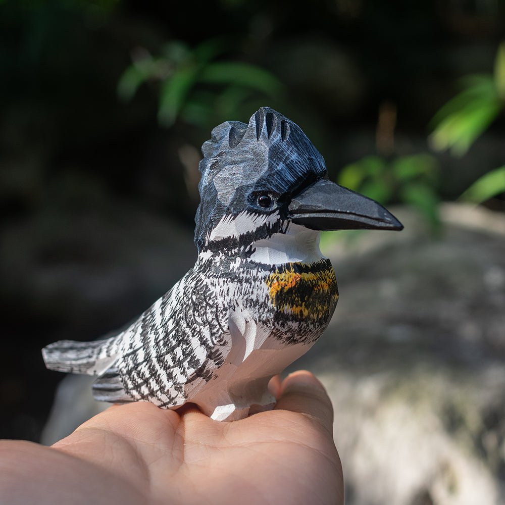 Hand-carved wooden figurine of a Crested Kingfisher, an ornament great for home decor and gifts. 