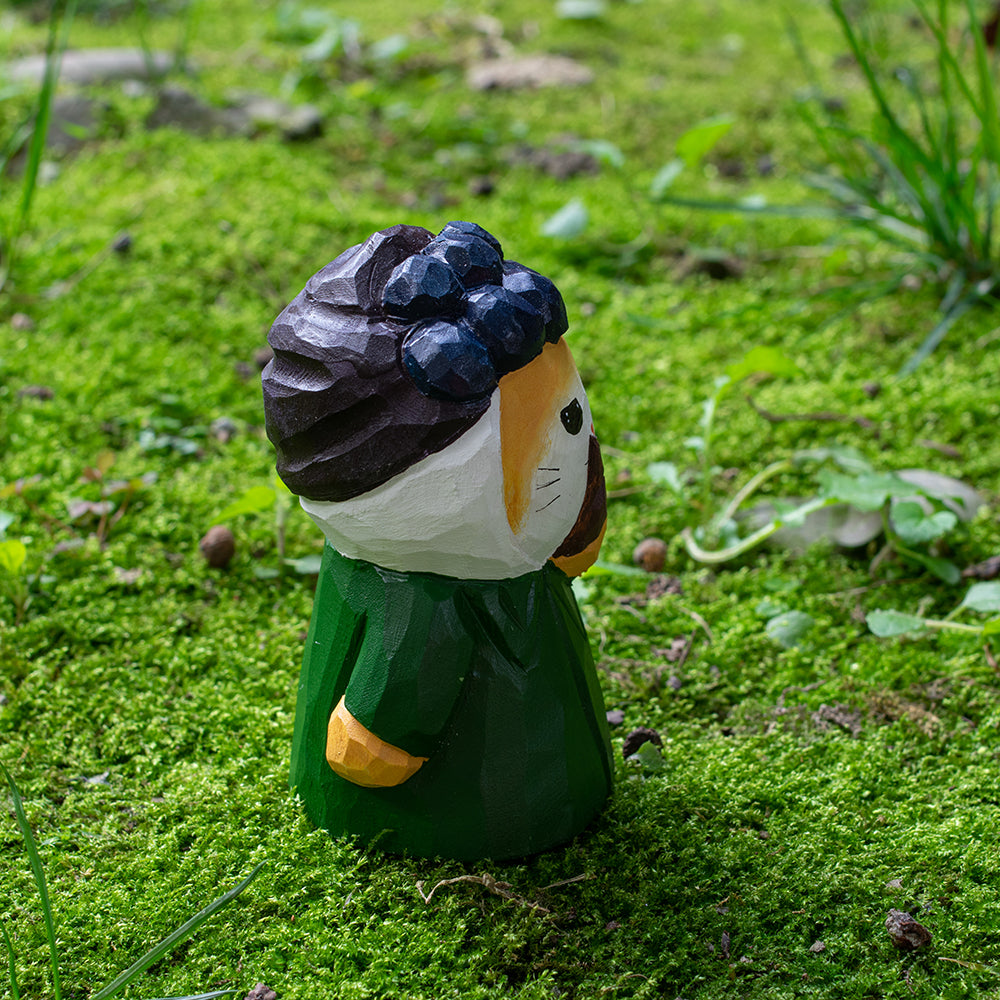 Hand-carved wood figure inspired by Van Gogh’s Self-Portrait with Bandaged Ear. A unique piece for art lovers. Explore more wood figures. 